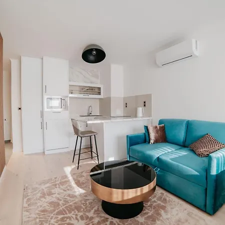Luxury Centar شقة توزلا