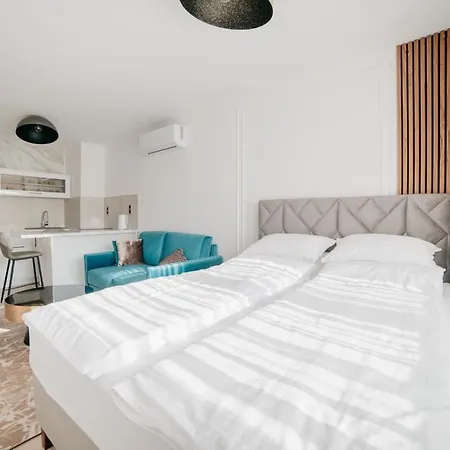 Luxury Centar توزلا
